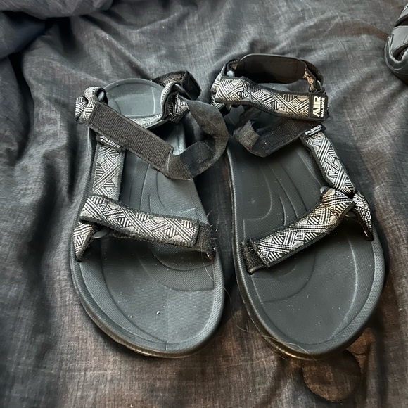 Men’s Teva type sandle. Never worn size 43 - Picture 1 of 1